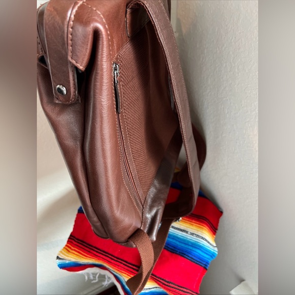 Genicci Leather Backpack Brown Laptop Work School Bag - Picture 9 of 16